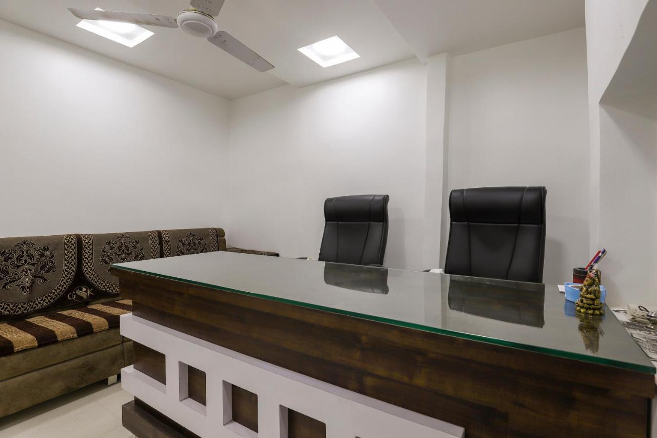 Spot On 64818 Hotel Minal Jamnagar Exterior photo